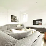 Lindholm- Strandnähe -balkon-im Zentrum Von 5 Apartment *