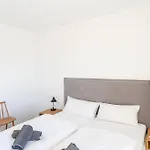 Lindholm- Strandnähe -balkon-im Zentrum Von 5 Apartment