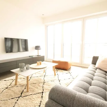 Lindholm- Strandnaehe -balkon-im Zentrum Von 5 * Остзебад Бинц