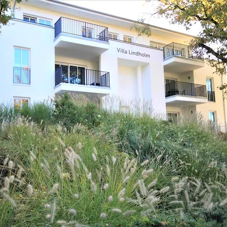 Lindholm- Strandnaehe -balkon-im Zentrum Von 5 * Binz