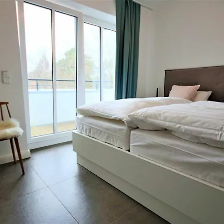 Lindholm- Strandnaehe -balkon-im Zentrum Von 5 *