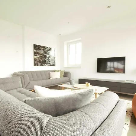 Lindholm- Strandnaehe -balkon-im Zentrum Von 5 아파트 *