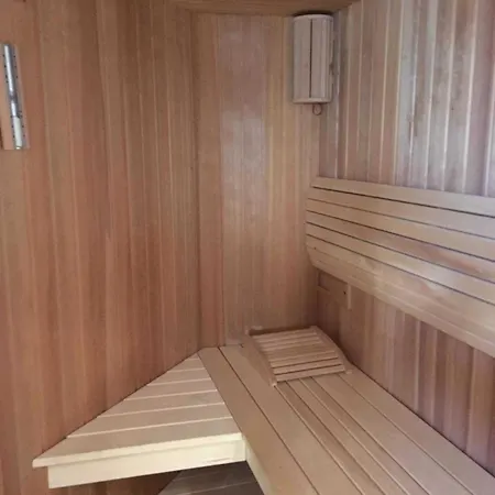 Apartmán Lindholm- Strandnaehe -balkon-im Zentrum Von 5 Binz