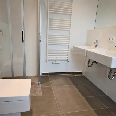 Lindholm- Strandnaehe -balkon-im Zentrum Von 5