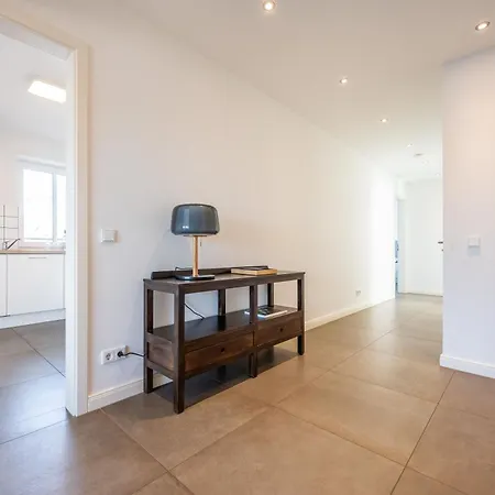 Lindholm- Strandnaehe -balkon-im Zentrum Von 5 *