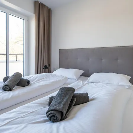 Lindholm- Strandnaehe -balkon-im Zentrum Von 5 아파트 빈츠