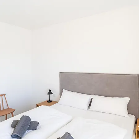 Lindholm- Strandnaehe -balkon-im Zentrum Von 5 아파트