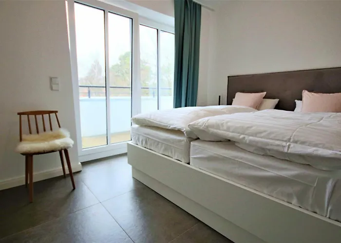 Lindholm- Strandnaehe -balkon-im Zentrum Von 5 *