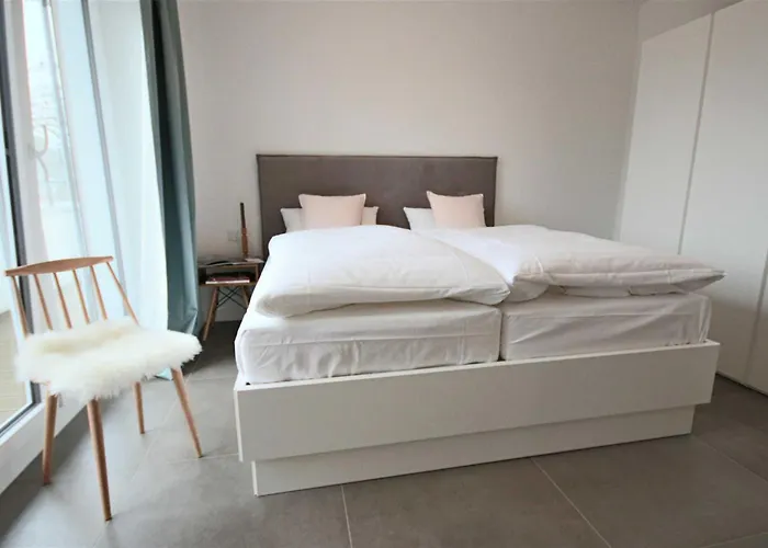 Lindholm- Strandnaehe -balkon-im Zentrum Von 5 Binz