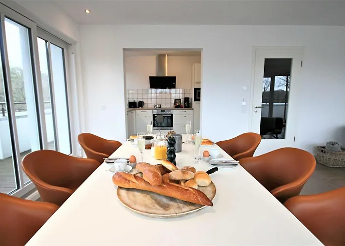 Lindholm- Strandnaehe -balkon-im Zentrum Von 5