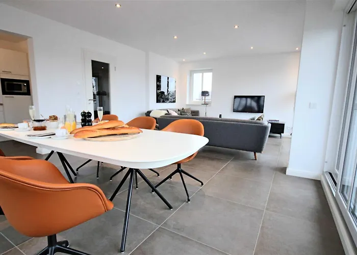 Lindholm- Strandnaehe -balkon-im Zentrum Von 5 Binz