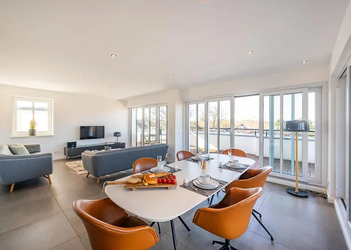 Lindholm- Strandnaehe -balkon-im Zentrum Von 5