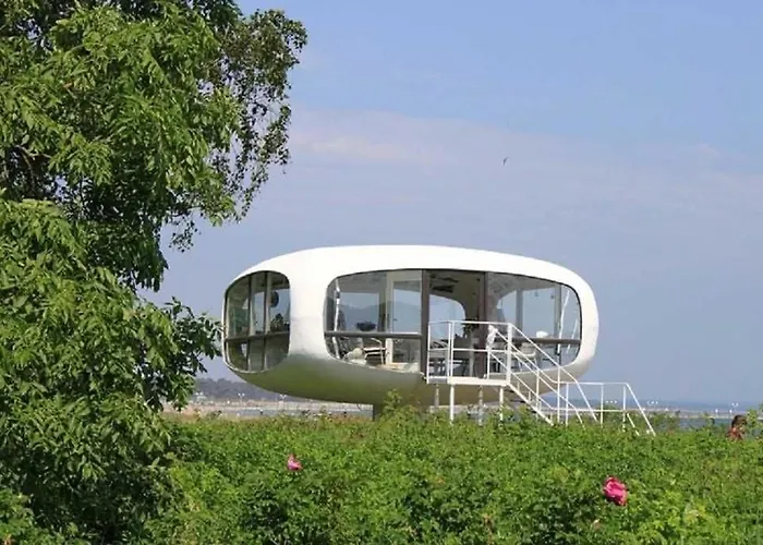 Lindholm- Strandnaehe -balkon-im Zentrum Von 5 Apartmán